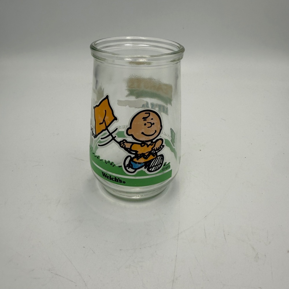 Welch's Peanuts Comic Classics Jelly Jar Glass Scene 3 Charlie Brown Sally Kite